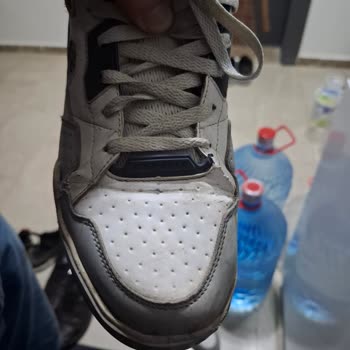 Ayakkabının Üst Bölümünde Yırtılma, Mağaza Değişim Ve İade Reddetti