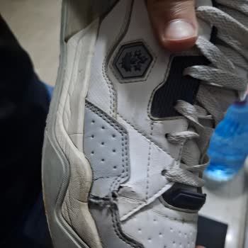 Ayakkabının Üst Bölümünde Yırtılma, Mağaza Değişim Ve İade Reddetti