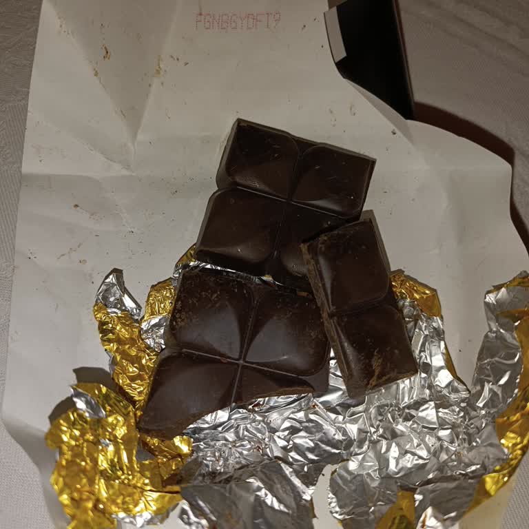 Küflü Çikolata Şikayeti: Gıda Güvenliği Endişesi