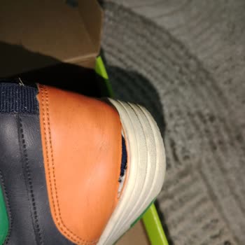 FLO Botlarında Kısa Sürede Oluşan Deformasyon Ve Yırtılmalar İçin İade Talebi