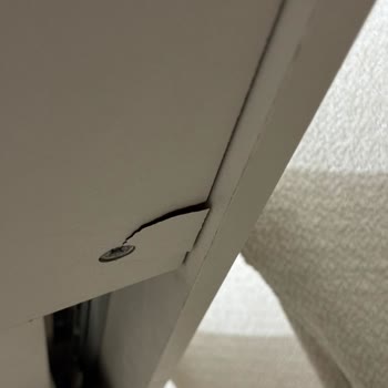 Yanlış Koltuk Ayağı Ve Kırık Masa İçin Hızlı Değişim Talebi