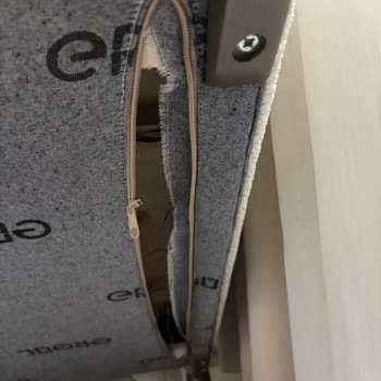 Yanlış Koltuk Ayağı Ve Kırık Masa İçin Hızlı Değişim Talebi