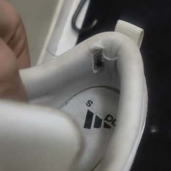 Adidas Ayakkabım Altı Ayda Parçalandı Şirket Kullanıcı Hatası Dedi