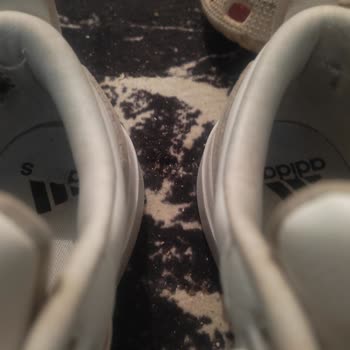 Adidas Ayakkabım Altı Ayda Parçalandı Şirket Kullanıcı Hatası Dedi