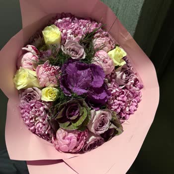 Görseldeki Buketten Farklı Solmuş Çiçek Gönderimi İçin İade Talebi