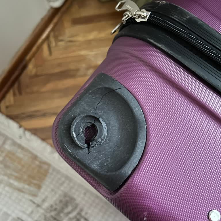 Ajet Uçuşlarında Tekrarlayan Bagaj Hasarları Ve Yetersiz Tazminat