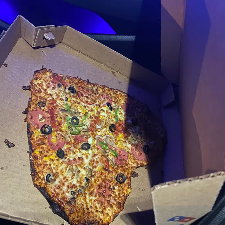 Domino’s Şentepe Pamuklar Şubesinde Yanık Ürün Teslimatı Ve Müşteri Hizmetlerine Ulaşılamaması