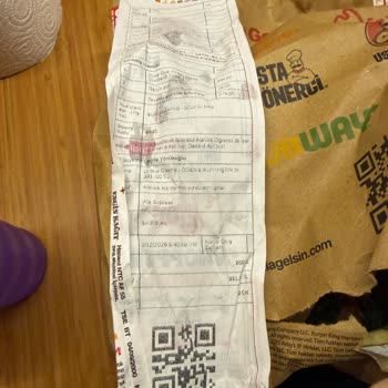 Kırık Paket, Hijyen Sorunları ve Destek Eksikliği Nedeniyle Yemeksepeti'nden İade Talebi