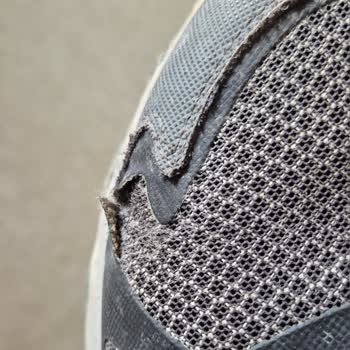 Skechers Ayakkabısında Kalitesiz Dikiş Ve Reddedilen Talep