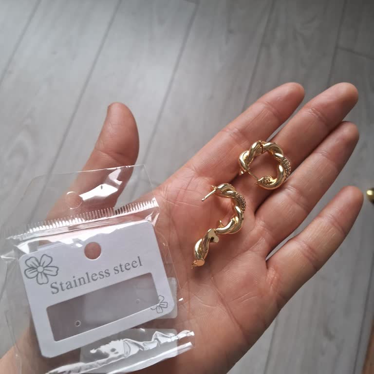 Açılır Açılmaz Kırılan Küpe İçin Değişim Talebi