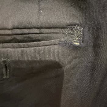 W Collection Takım Elbiselerinde Pantolon Açılmaları Ve Şeffaf Olmayan 15 Aylık İnceleme Süresi