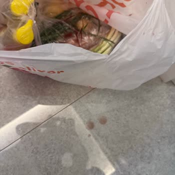 Migros Sanal Market'te Bozuk Balık Ve Suyunun Sebzelere Bulaşması