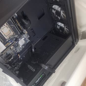 İtopya Bilgisayar’dan Gelen Kasa Camı Kırık Ve Güç Kablosu Eksik, Yardım Alamama