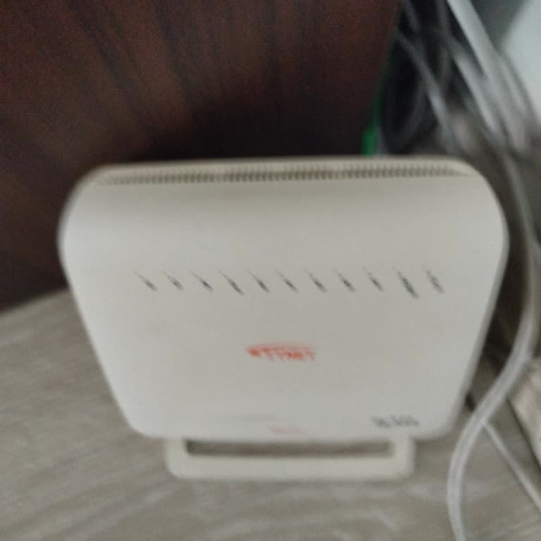 Elektrik Kesintisi Uzun Sürüyor, Soğukta Kalan Yaşlılar Ve Çocuklar