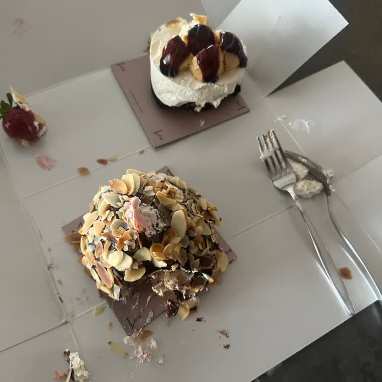 Gecikmeli Ve Bayat Pastanın Ücret İadesi Ve Kalite İyileştirme Talebi