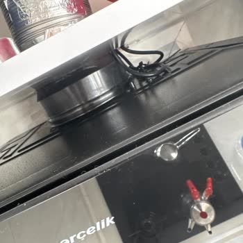 Arçelik Servisi Duvar Fayansını Kırdı, Geri Dönüş Yok