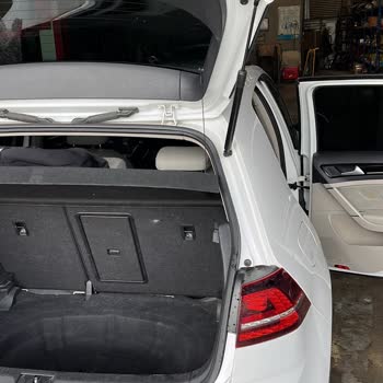 Golf 7 Bagajı Yağmurda Su Alıyor, Üretim Hatası İddiası Ve Ücretsiz Çözüm Talebi