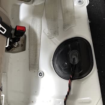 Golf 7 Bagajı Yağmurda Su Alıyor, Üretim Hatası İddiası Ve Ücretsiz Çözüm Talebi