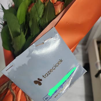 Sevgililer Günü Çiçek Siparişinde Yağışlı Ve Yanlış Aranjman Teslimatı