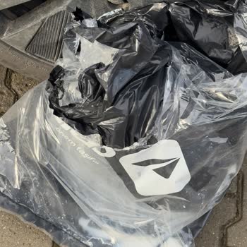 Aras Kargo’nun Dikkatsiz Taşıması Yüzünden Yumoş Yumuşatıcı Patladı Ve İşyerinde Kirlilik Oluştu