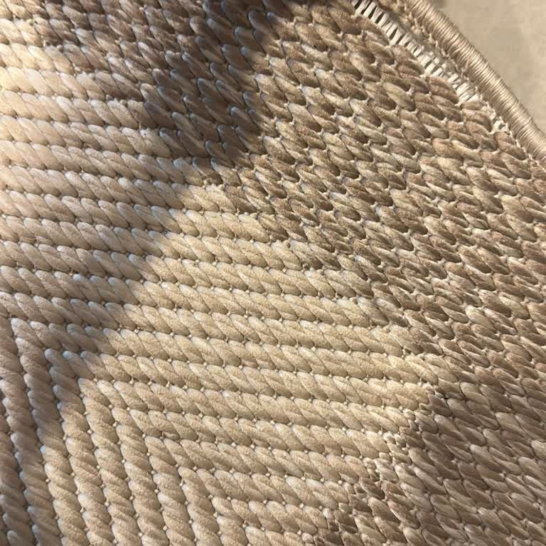 Nox Halı’da Yırtılan Halı İçin Geri Dönüş Yok, İade ve Değişim Talebi