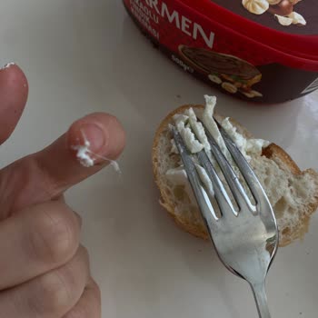 Son Tüketim Tarihi Geçmemiş Labne Peynirinde Saç Benzeri Yabancı Madde