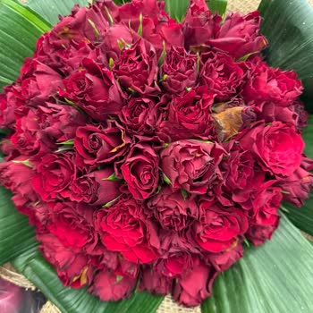 Hızlı Çiçek | Hizlicicek.com Sipariş Görseldekinden Tamamen Farklı Ve Son Derece Özensiz Gönderildi