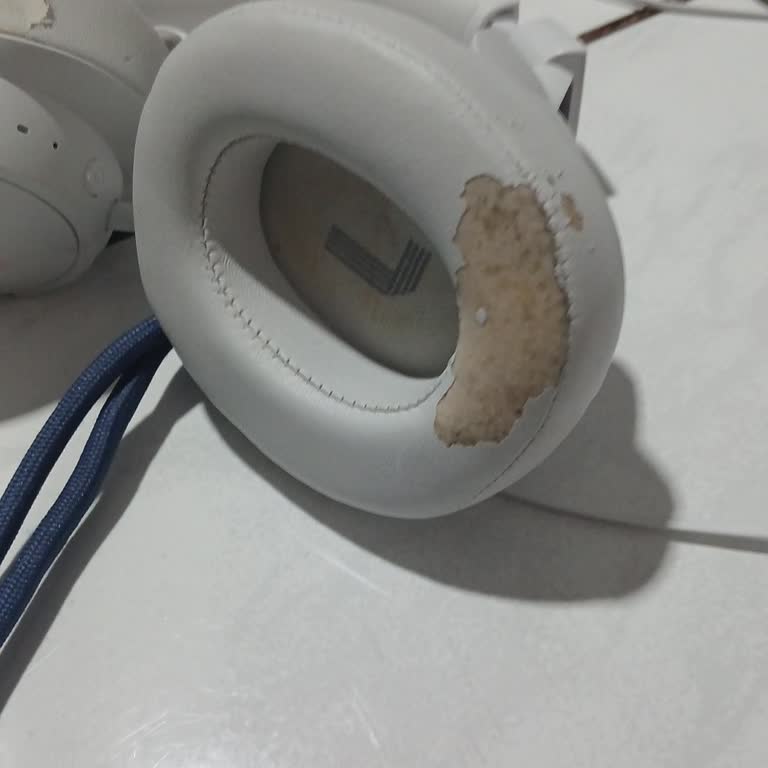 JBL 720 BT Kulaklık Pedlerinin Soyulması Ve Plastik Sararması İçin Ücretsiz Değişim Talebi