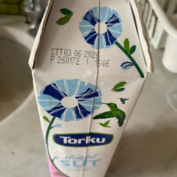 Doğal Süt Etiketi Yanıltıyor, Süt Rengi Ve Kokusu Beklenenin Dışında; Fişi Olmadan İade Reddi