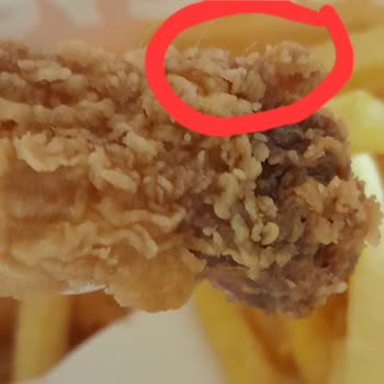 Popeyes Tuzla Şubesinde Hijyen Sorunu: Tavukta Kıllar Ve Sosun Kirli Dokunuşu