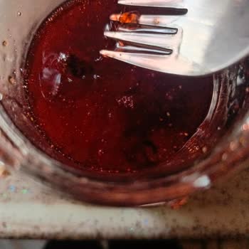 Tamek Çilek Reçelinde Siyah Parçalar İçin Hijyen Ve Sağlık Şikayeti