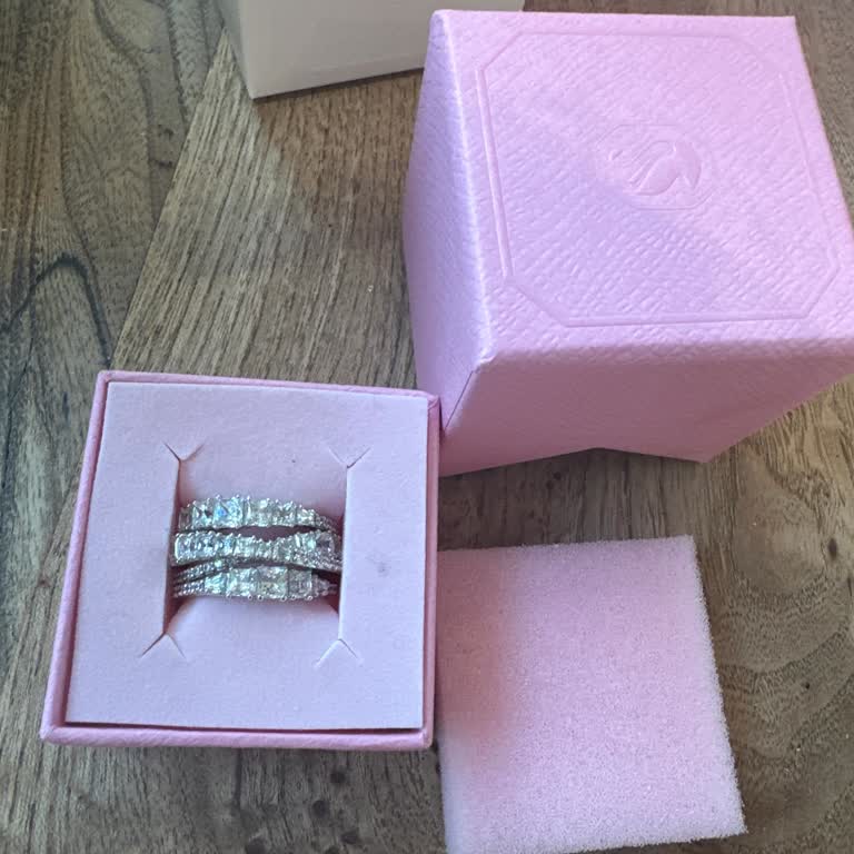 Swarovski Mağazasında Ring Beden Değişimi Ve Temizlik Talebinde Çözüm Yok