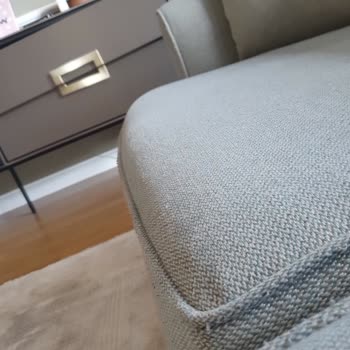 Konsol Çekmecesi Düşmesi, Koltuklarda Tüylenme Ve Servis Zorluğu