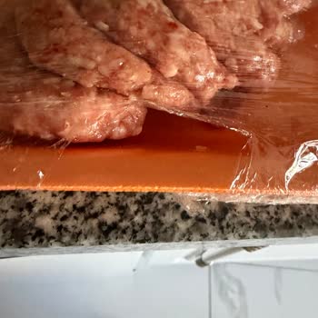 Görseldeki Hamburger Ekmeği Sayısı Uyuşmazlığı, Ambalajsız Ve Hijyenik Olmayan Köfte