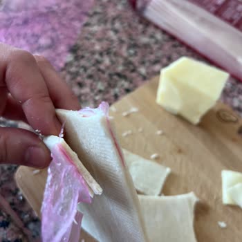 Milföy Hamurunda Pembe Poşet Parçası Tespit Edildi