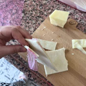 Milföy Hamurunda Pembe Poşet Parçası Tespit Edildi