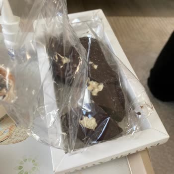 Helva İçinde Bakır Tel Bulunması Damağımı Yaraladı