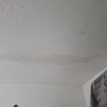 Yağmur Yağdıkça Evimizin İçine Su Doluyor, Yalıtım Sorunu Çözülmedi