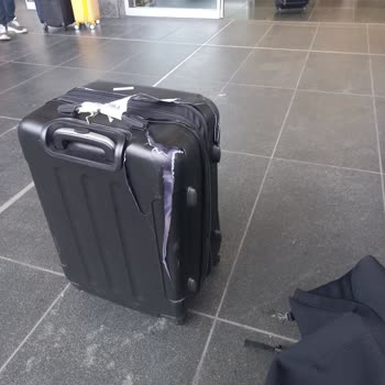 SAW Prag Uçuşunda Kırılan Valiz İçin Tam Tazminat İsteği