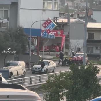 Domino's Pizza'nın 2,5 Saat Siparişi Göndermeyip Üzerine 1saat Daha Süre Vermesi
