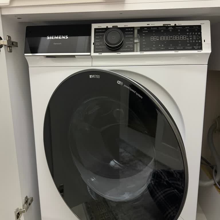 Siemens IQ 700 Çamaşır Makinesinin Ekranı Çalışmıyor, Tekrarlanan Onarımlar Çözüm Getirmedi