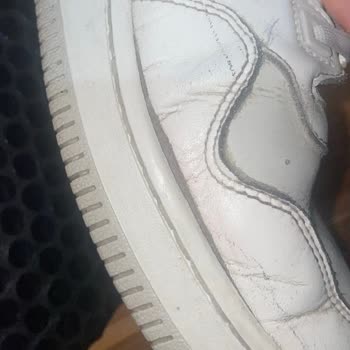 Tommy Jeans Kadın Ayakkabısında Hızlı Deri Soyulması Ve Şirketten Cevapsızlık