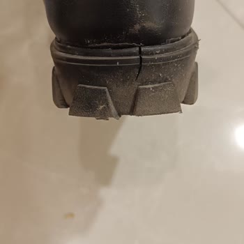 Çocuk Botunun Kısa Sürede Açılan Tabanı İçin Değişim Talebi