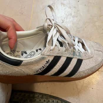 H&M Pantolonundan Gelen Renk Akışıyla 6.000 TL Değerindeki Süet Ayakkabımın Kalıcı Zarar Görmesi