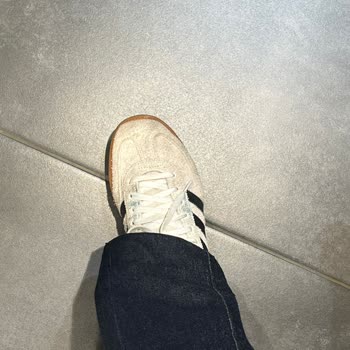 H&M Pantolonundan Gelen Renk Akışıyla 6.000 TL Değerindeki Süet Ayakkabımın Kalıcı Zarar Görmesi