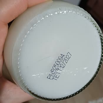 Bioterra Organics Hindistan Cevizi Yağında Uzun Siyah Kıl Bulundu