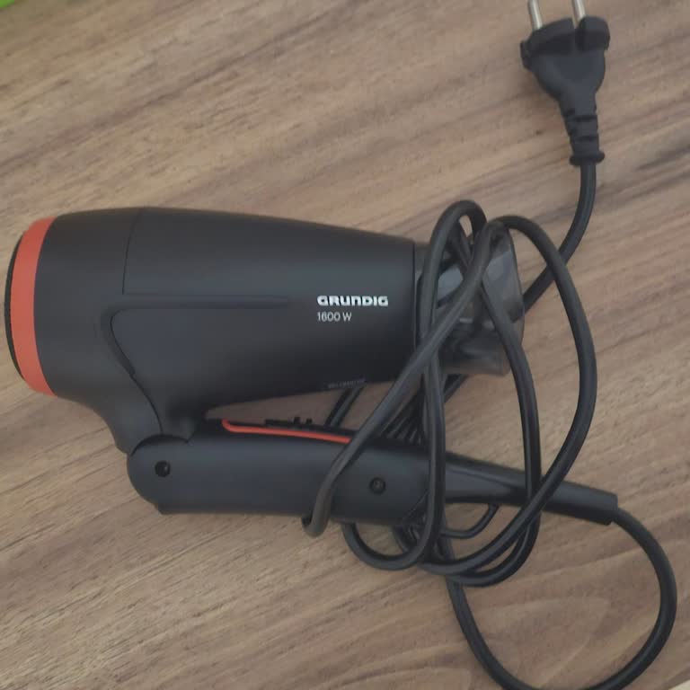 Grundig Fön Makinesinin Ani Alev Çıkışı Ve Satıcıdan Cevap Beklemesi