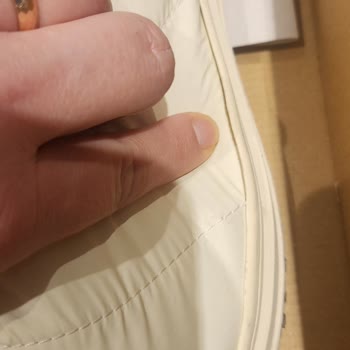 Deichmann Taban Yapıştırma Hatası Olan Botta Mağaza Sorunsuz Dedi, İade Talebi!