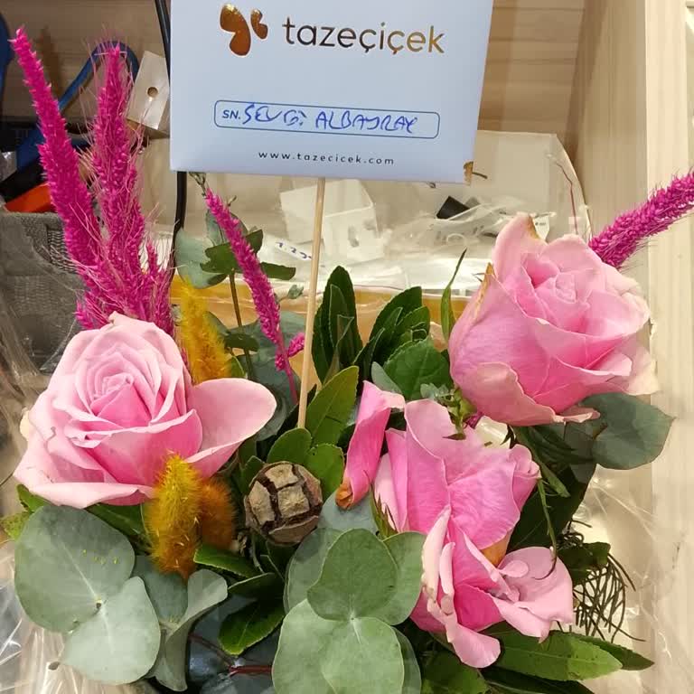 Solmuş Ve Yanmış Çiçek Gönderimi Üzerinden Duygusal Ve Maddi Mağduriyet