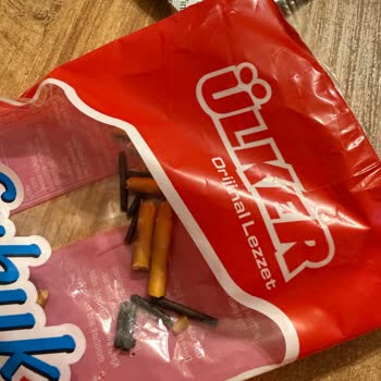 Ülker Çubuk Kraker'de Kömürleşmiş Parçalar Çıktı Güvenlik Endişesi